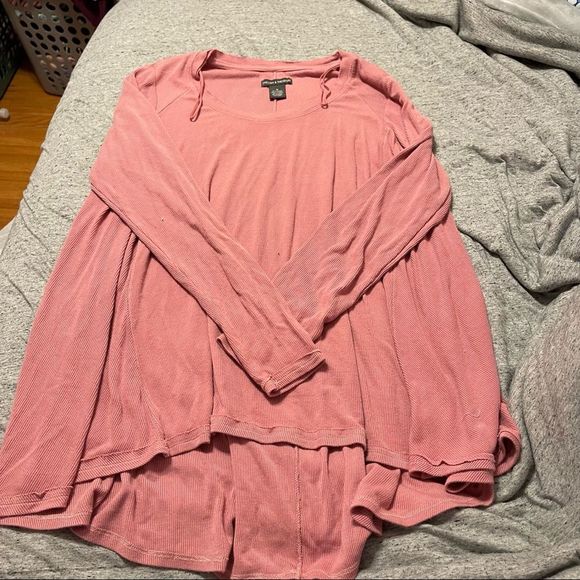 Chelsea & Theodore Tops - Chelsea and Theodore Women’s Oversized Pink Ribbed Long Sleeve Shirt Medium